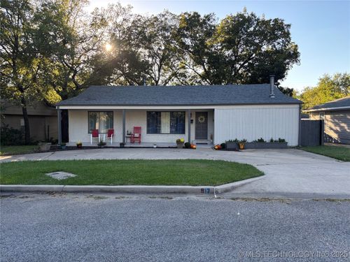 917 Q St Sw, Ardmore, OK, 73401-3520 | Card Image