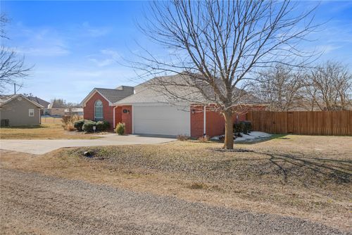 1305 12th St, Honey Grove, TX, 75446-2002 | Card Image