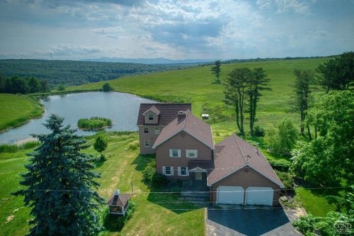 369 Highmount Rd, West Coxsackie, NY, 12192-2403 | Card Image