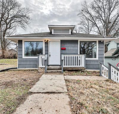 5425 E 27th Terrace, House other with 4 bedrooms, 2 bathrooms and null parking in Kansas City MO | Image 1