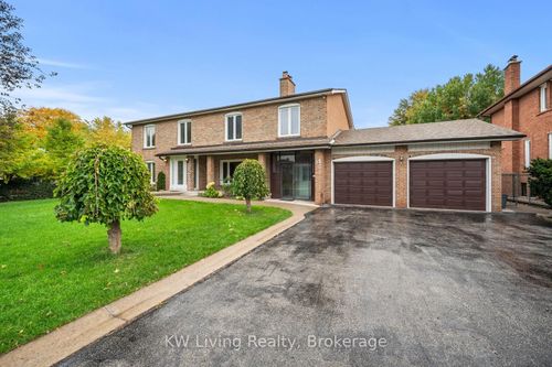 55 Hillside Ave, Concord, ON, L4K1W9 | Card Image