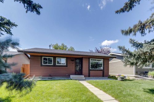 72 Aspen Crescent Se, Airdrie, AB, T4B1K5 | Card Image