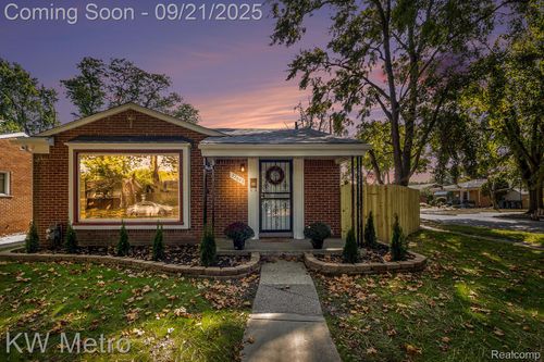22645 Glendale St, Detroit, MI, 48223-3011 | Card Image
