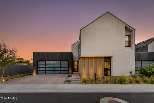 1341 E Pomelo Grove Ln, Phoenix, AZ, 85014-1868 | Card Image