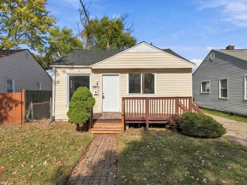 13971 Hobart Ave, Warren, MI, 48089-5012 | Card Image