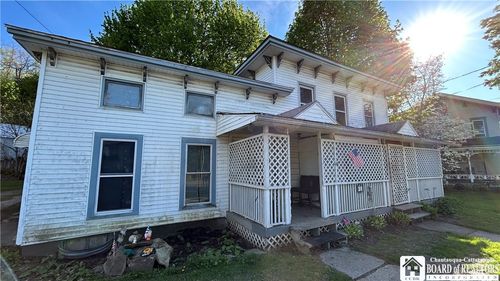 3 Lodi St, Forestville, NY, 14062-9727 | Card Image