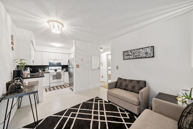 106 - 1948 Coquitlam Avenue, Condo with 1 bedrooms, 1 bathrooms and 1 parking in Port Coquitlam BC | Image 2