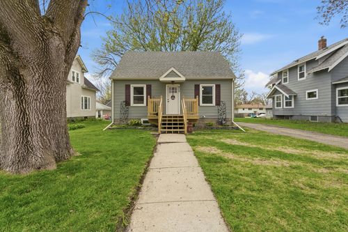 808 5th St Se, Waseca, MN, 56093-3428 | Card Image