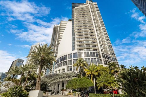 18001 Collins Ave, Sunny Isles Beach, FL, 33160-2722 | Card Image