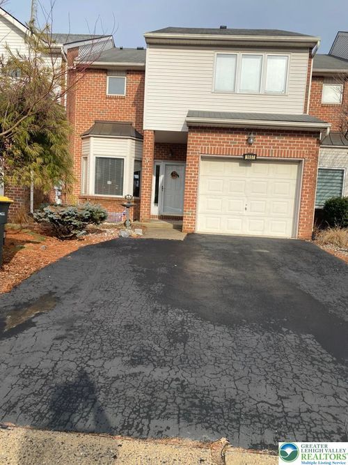 1657 Harding Cir, Whitehall, PA, 18052-4177 | Card Image