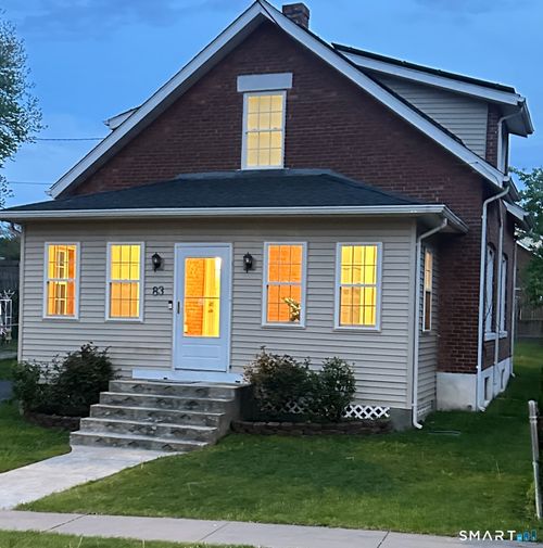83 Faneuil St, Windsor, CT, 06095-4523 | Card Image