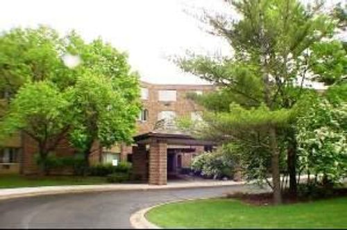 210-1475 Rebecca Dr, Hoffman Estates, IL, 60169-1053 | Card Image