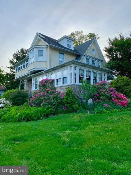 144 Roberts Ave, GLENSIDE, PA, 19038-4105 | Card Image