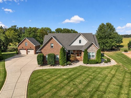 103 Bloomsbury Dr, Portland, TN, 37148-2053 | Card Image