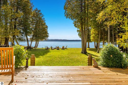 348 E Sugar Bay Ln, Cedar, MI, 49621-8912 | Card Image