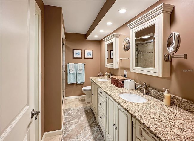APT-106F - 8767 Midnight Pass Rd, Condo with 2 bedrooms, 2 bathrooms and null parking in Sarasota FL | Image 20