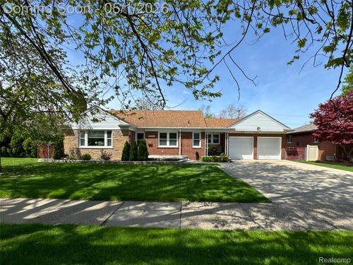 9424 Allen Rd, Allen Park, MI, 48101-1438 | Card Image