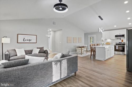 130 Highland Way, Chester Gap, VA, 22623-2110 | Card Image