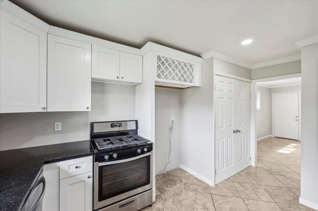 4655 Dellwood Ln, House other with 3 bedrooms, 2 bathrooms and null parking in Beaumont TX | Image 5