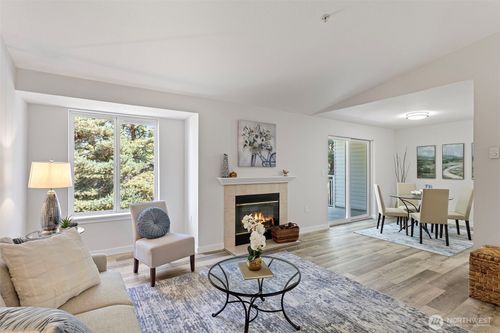 d302-11002 Se Petrovitsky Rd, Renton, WA, 98055-5627 | Card Image