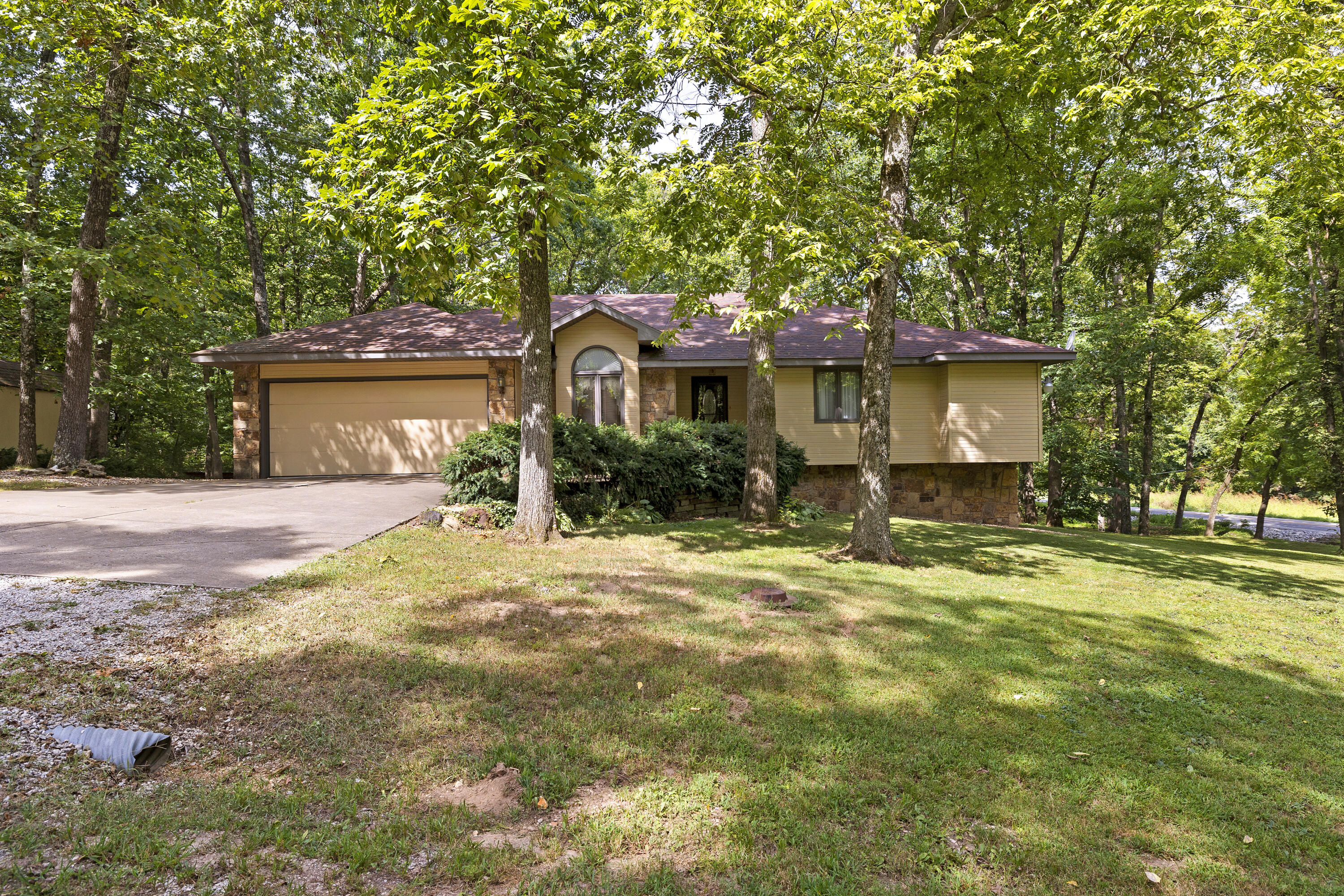 Shepherd Ct, Sparta, MO 65753