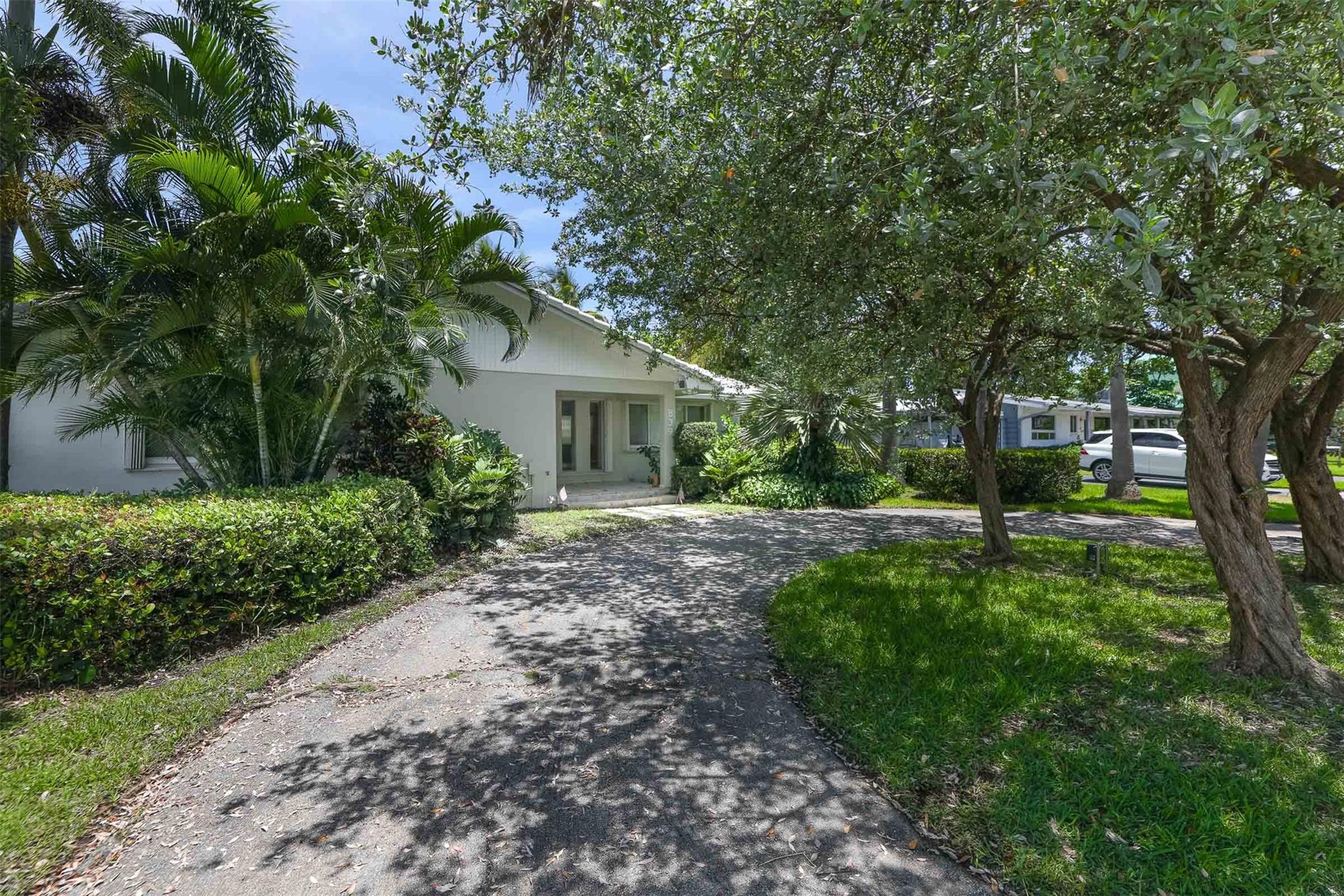 Northlake Dr, Hollywood, FL 33019