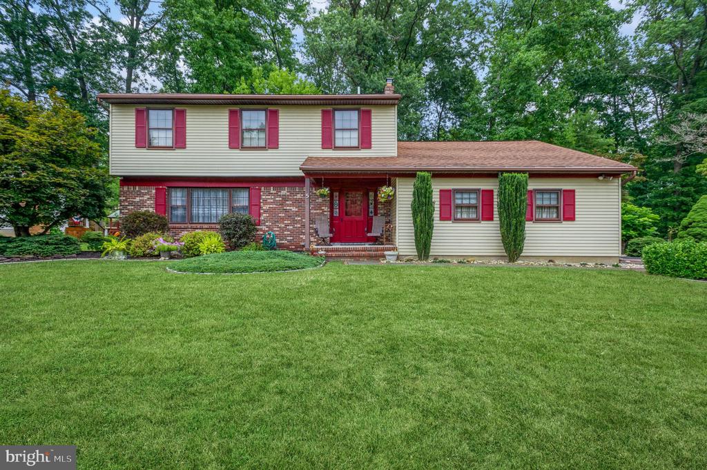 Pembroke Ct, Lawrence Township, NJ 08648