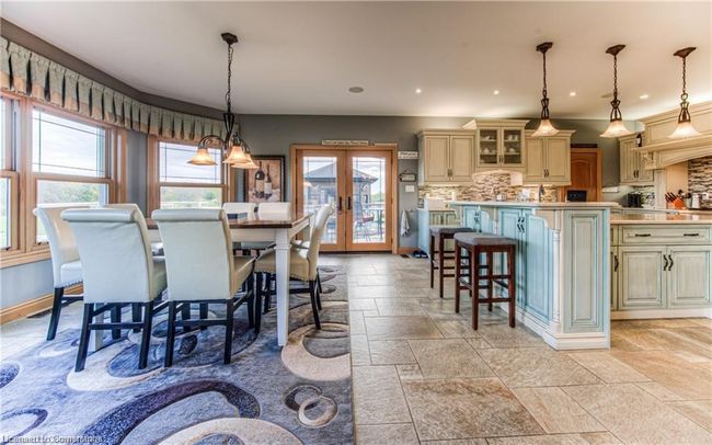 1098 Wurster Pl, House other with 11 bedrooms, 10 bathrooms and 14 parking in Breslau ON | Image 11