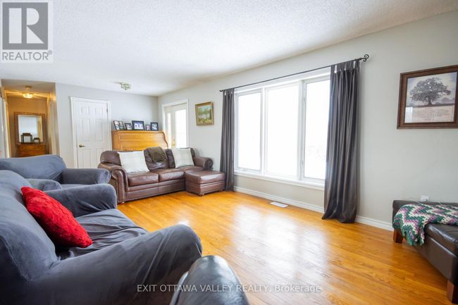 2112 Schutt Rd, House other with 3 bedrooms, 3 bathrooms and 6 parking in Palmer Rapids ON | Image 23