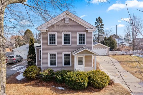 523 N 5th St, Manitowoc, WI, 54220-6841 | Card Image