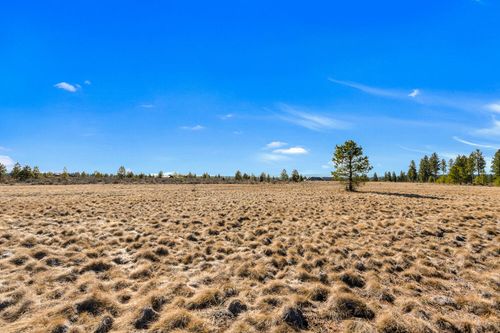 18945 Macalpine Loop, Bend, OR, 97702-9194 | Card Image