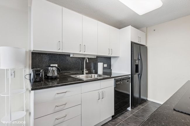APT-1502 - 800 Elgin Rd, Condo with 2 bedrooms, 2 bathrooms and 1 parking in Evanston IL | Image 5