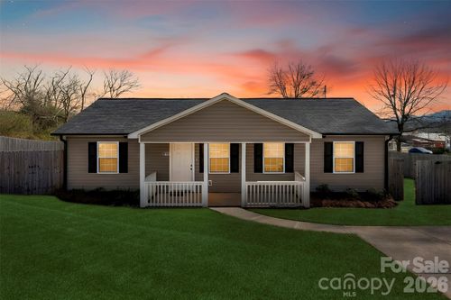 810 4th St, Kings Mountain, NC, 28086-2115 | Card Image