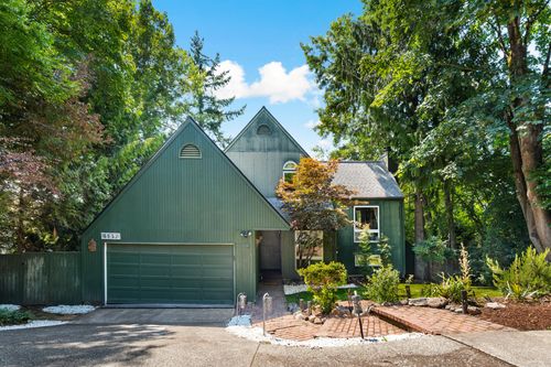 8957 Sw Terwilliger Blvd, Portland, OR, 97219-4847 | Card Image
