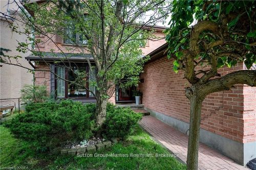 1058 Pembridge Cres, Kingston, ON, K7P1P3 | Card Image