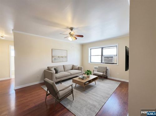 420 Fairview Ave, Fort Lee, NJ, 07024-3868 | Card Image