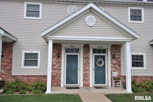 916-916 W Trailcreek Dr, Peoria, IL, 61614-1864 | Card Image