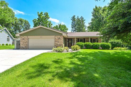 11115 W Drake Lane, FRANKLIN, WI, 53132 | Card Image