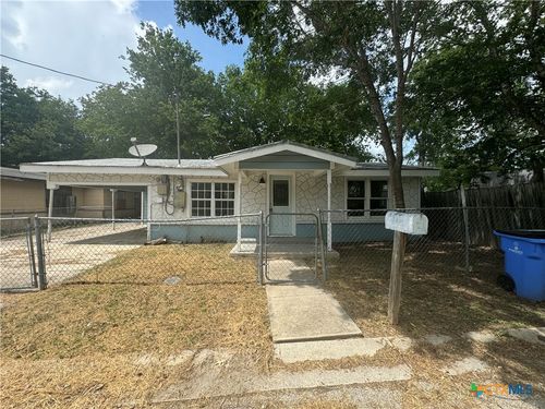 766 Avenue C, Seguin, TX, 78155-3554 | Card Image