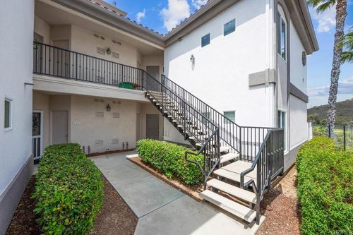 unit-204-2707 Lake Pointe Dr, Spring Valley, CA, 91977-3481 | Card Image