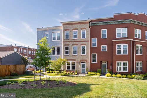 8924 Center St, MANASSAS, VA, 20110-5469 | Card Image