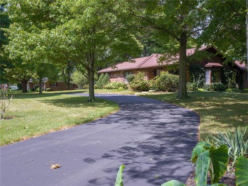 526 W Reade Ave, Upland, IN, 46989-9190 | Card Image