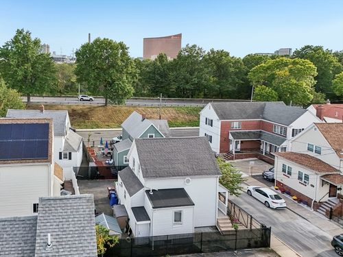 7 Montrose St, Everett, MA, 02149-1816 | Card Image