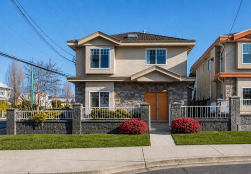 6698 Union St, Burnaby, BC, V5B1X1 | Card Image
