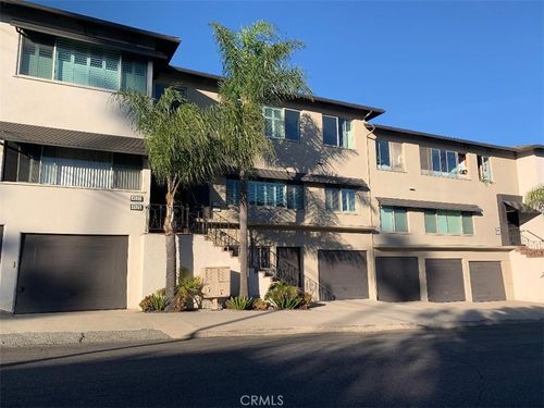4527 E Shaw St, Long Beach, CA, 90803-1643 | Card Image