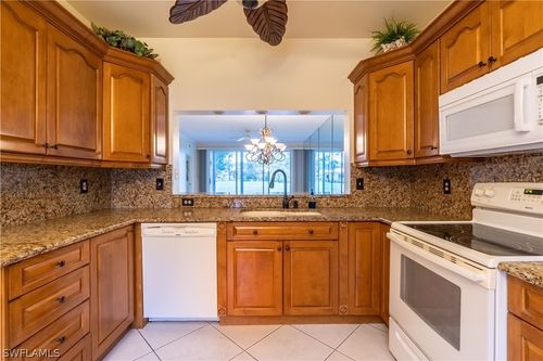 a103-725 Saratoga Cir, NAPLES, FL, 34104-8778 | Card Image