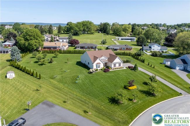 222 Danbury Dr, House other with 3 bedrooms, 3 bathrooms and null parking in Nazareth PA | Image 45