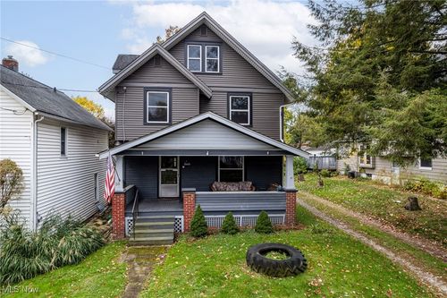 30 W Hiram St, Barberton, OH, 44203-1506 | Card Image