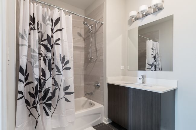 APT-301 - 1545 W North Ave, Condo with 3 bedrooms, 2 bathrooms and 2 parking in Chicago IL | Image 16