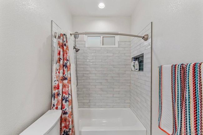 C - 16304 Avenida Venusto, Condo with 3 bedrooms, 2 bathrooms and 4 parking in San Diego CA | Image 27